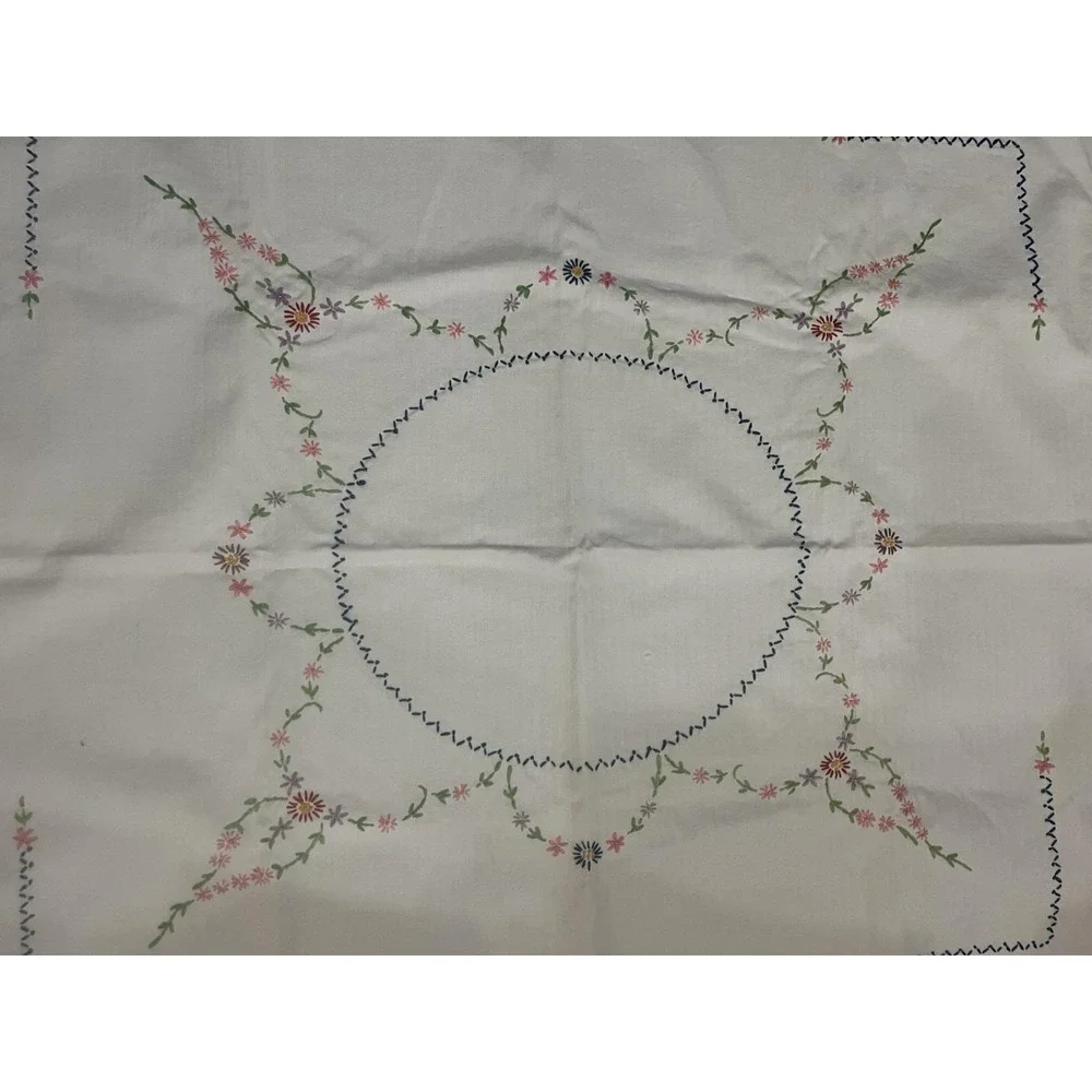 VTG‎ Cotton Tablecloth Embroidered Floral 31 X 37 handmade Farmhouse Cottagecore